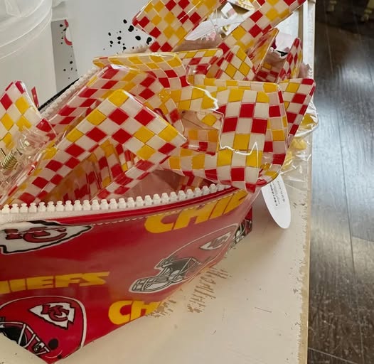 Red/Gold Checkered Claw Clip